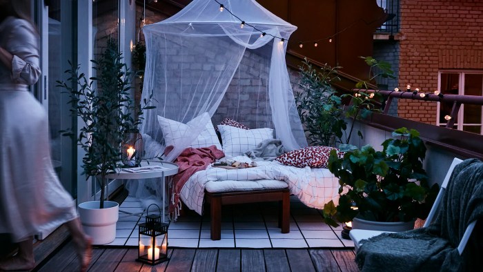 Balcony romantic cozy ideas ornaments tiny flower pretty